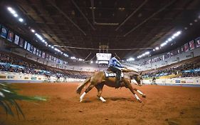 Holiday Inn Express & Suites Moore By Ihg